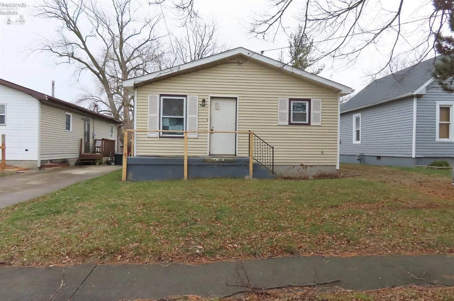 1922 4th St photo 1