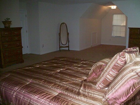 master BR - 900 sq ft