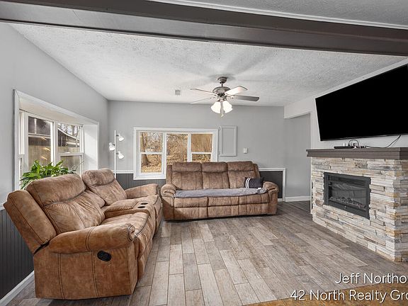 4th image of 11769 Old Belding Rd NE