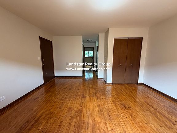 3rd image of 872 N Milwaukee Ave APT B1