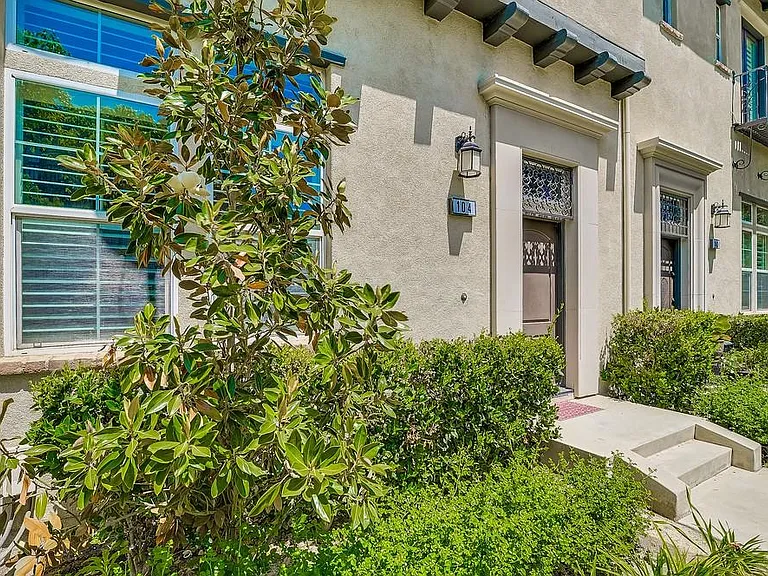 4460 Owens St #104 — Photo 2