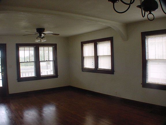 3rd image of 5008 N Brighton Ave