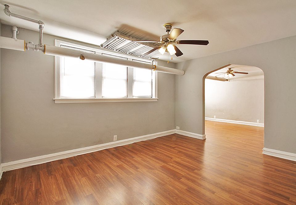 101111 S. Harvey Ave. and 237249 South Blvd. Apartment Rentals Oak