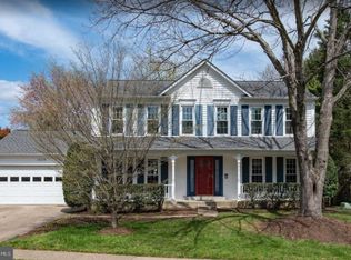 10204 Steamboat Landing Ln, Burke, VA 22015