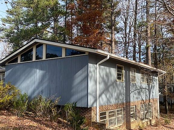 2nd image of 504 N Country Club Dr