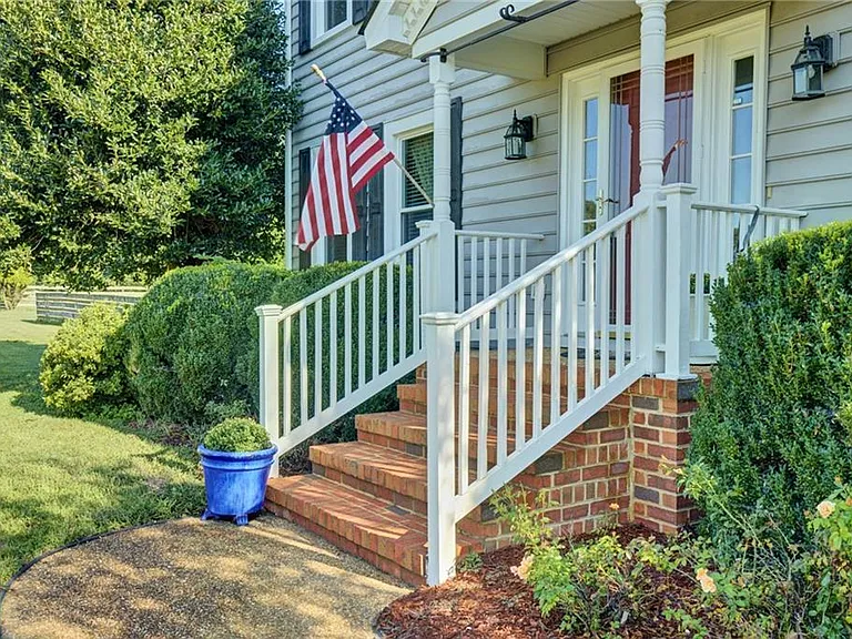 12325 Six Ponds Ln — Photo 14
