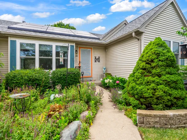 1626 Wheeler St, Woodstock, IL 60098