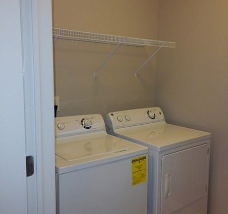 4th image of 3101 E 10th St APT 309