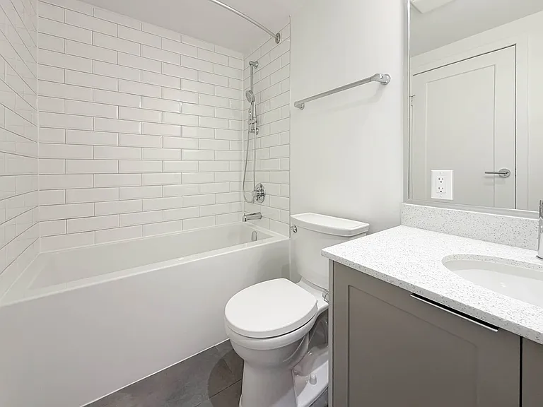 150 Keith Rd E — Photo 13