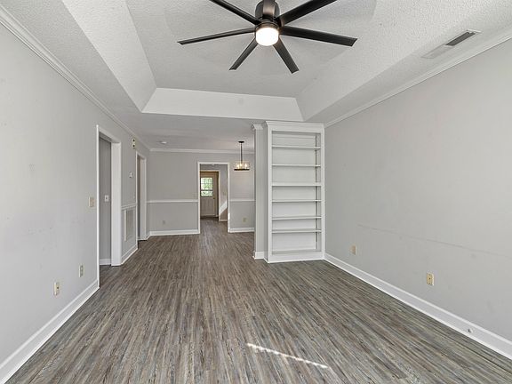 3rd image of 921 Grimble Ct