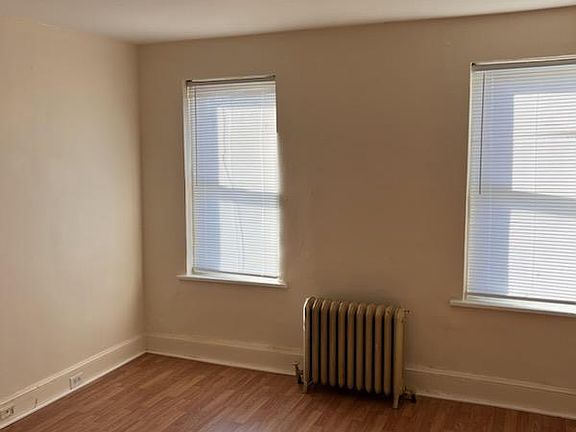 4th image of 1855 E Wensley St
