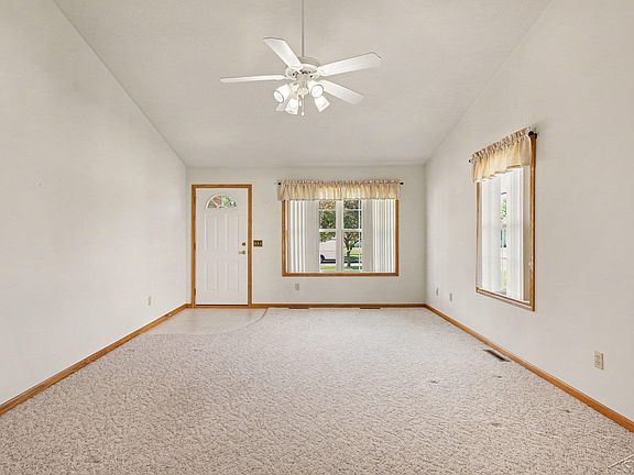 4th image of 8936 N Brookshire Dr