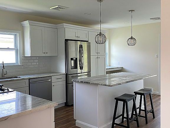 4th image of 63 Scarborough Pl