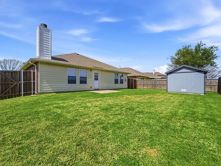 712 Preston Dr — Photo 30