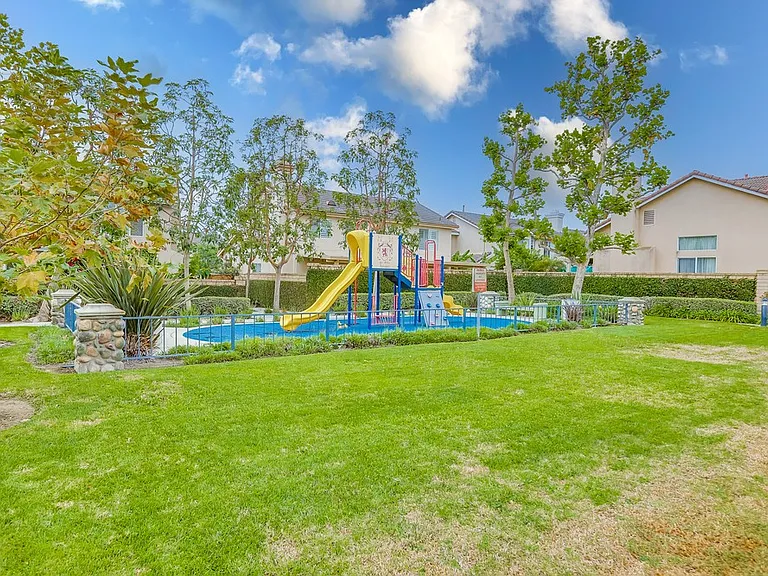 14656 Acacia St — Photo 54