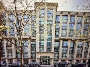 18 Beverley St #406, Toronto, ON M5T3L2
