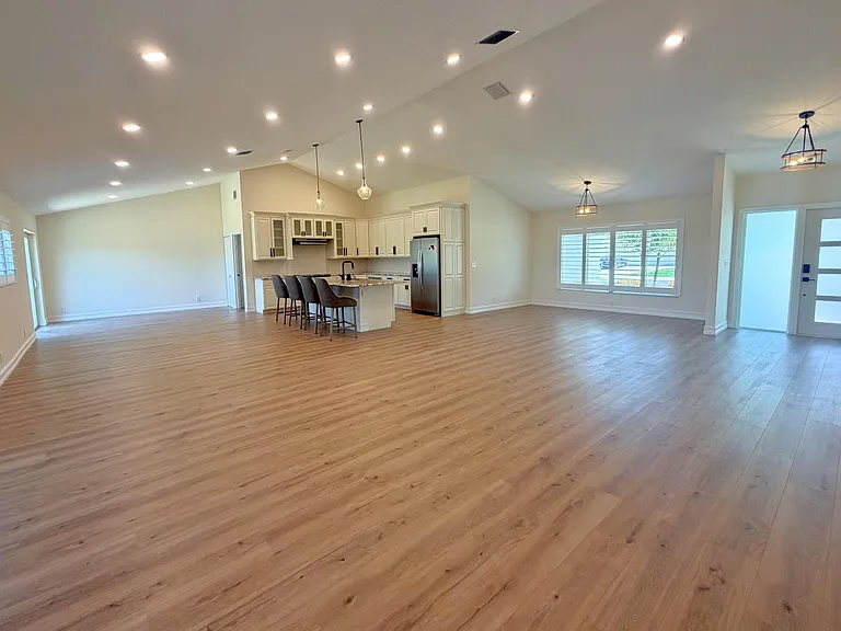 9505 Majestic Way — Photo 6