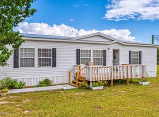 122 Fraser Dr, Satsuma, FL 32189