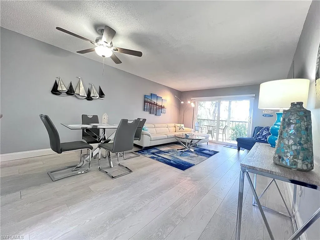 2 bed, 2.0 bath, 842 sqft, $3,200 — Photo 3