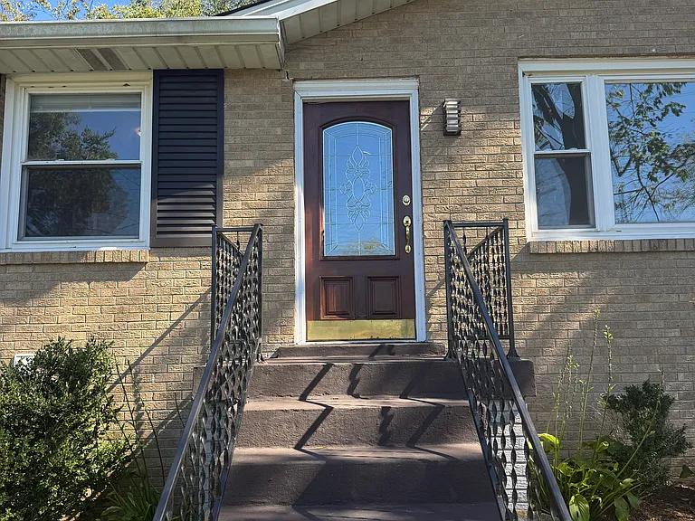 7000 Bonnafair Dr — Photo 2