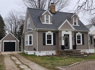 872 Collindale Ave NW, Grand Rapids, MI 49504