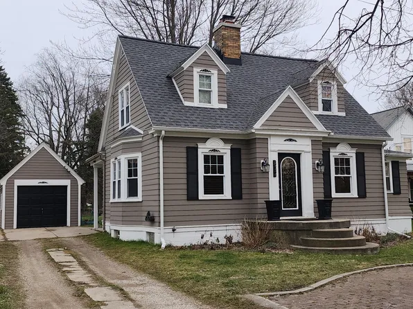 872 Collindale Ave NW, Grand Rapids, MI 49504