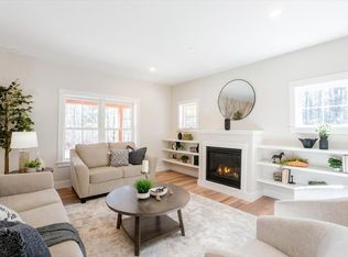 321 Pownal Rd, Freeport, ME 04032