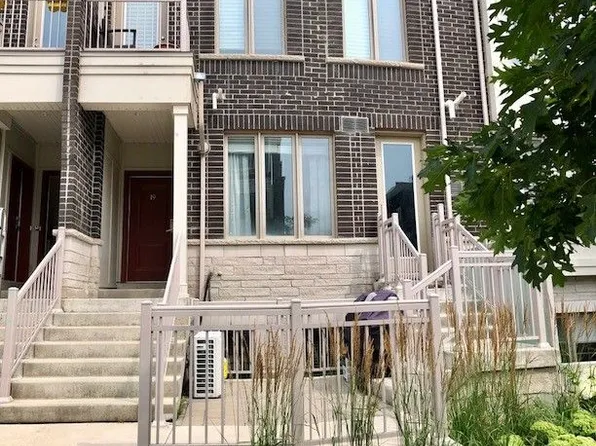 90 Eastwood Park Gdns #18, Toronto, ON M8W 0B2