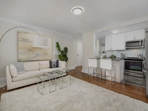 22 Tichester Rd #207, Toronto, ON M5P 1P1