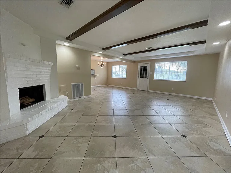 3814 Colvin St — Photo 3