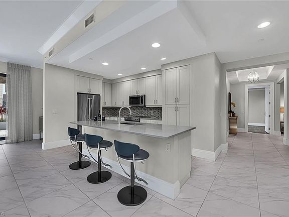 4th image of 1030 3rd Ave S Unit 202
