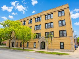 6150 N Ravenswood Ave, Chicago, IL