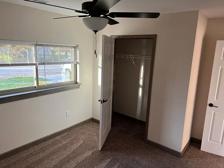 406 E Main St — Photo 25
