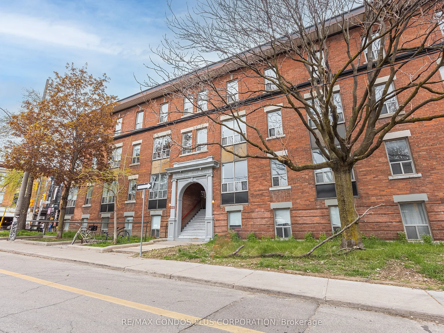 1 bed, $2,400 — Photo 2