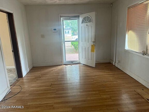 2nd image of 303 S Louisiana St