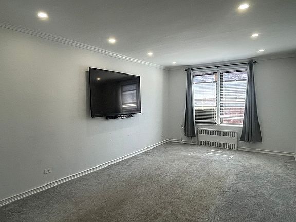 3rd image of 8375 Woodhaven Blvd APT 5J