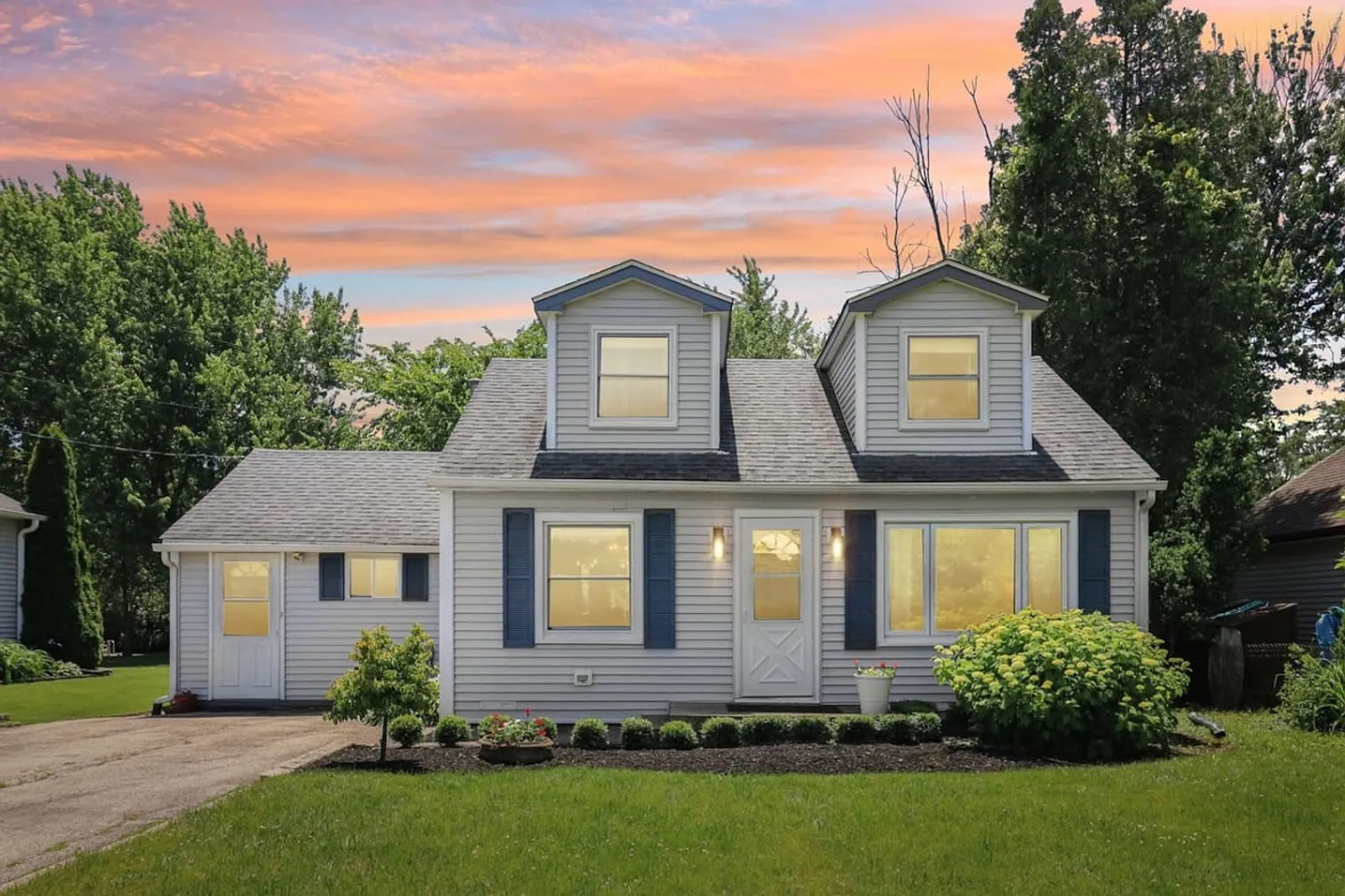 4 bed, 2.0 bath, 1194 sqft, $5,145 — Photo 4