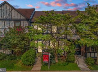 1108 Snead Pl, Herndon, VA
