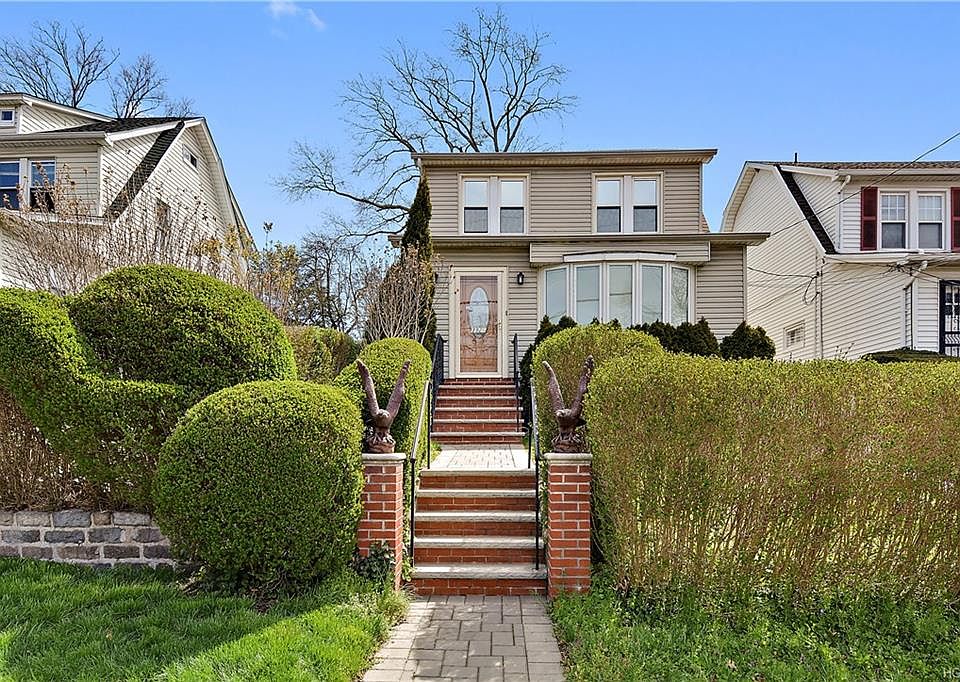 1st image of 3926 Dyre Ave