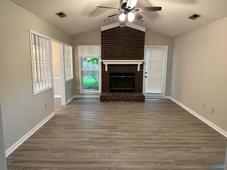 108 Brass Oak Dr — Photo 4
