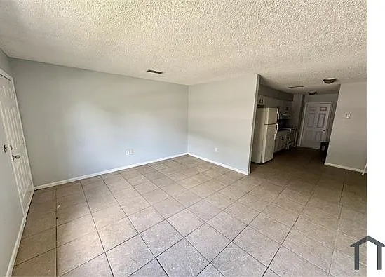 911 N Iowa Ave #2 — Photo 3