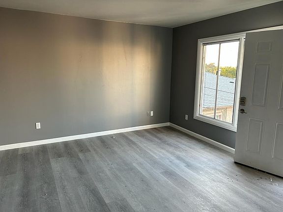 3rd image of 3925 Marine View Ave #3925