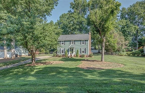 2nd image of 516 Forest Ln