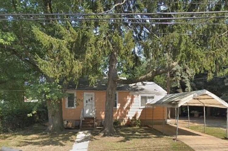 1st image of 831 Stafford Ave