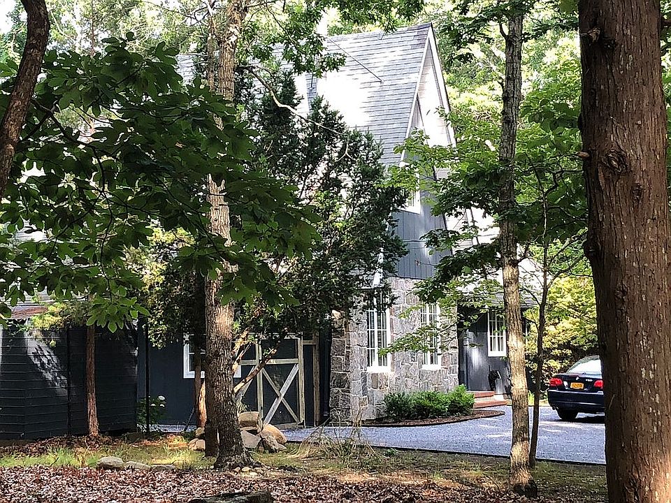 2nd image of 100 Hog Creek Ln