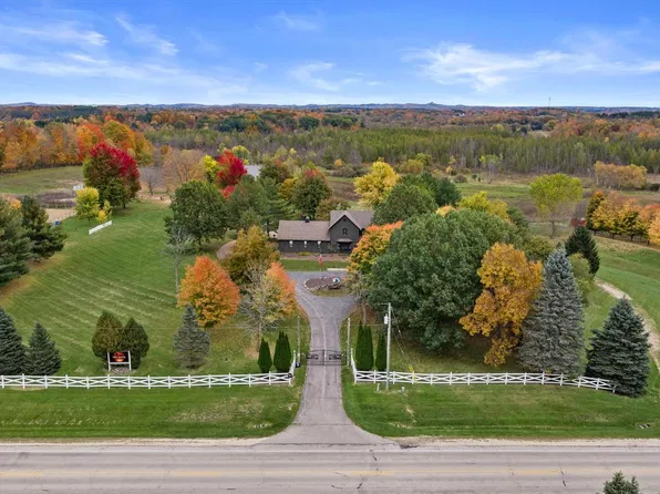 N1872 County Road P, Rubicon, WI 53078