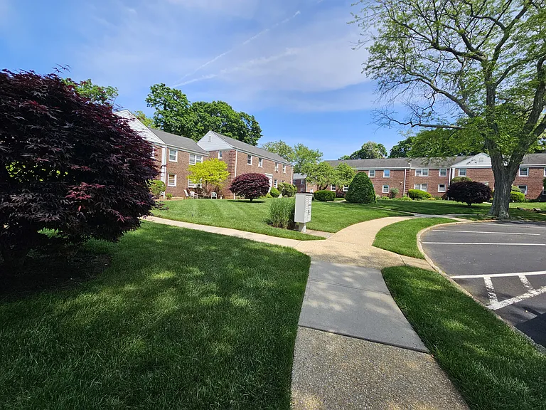 Prospect Hill Apartments — Photo 6
