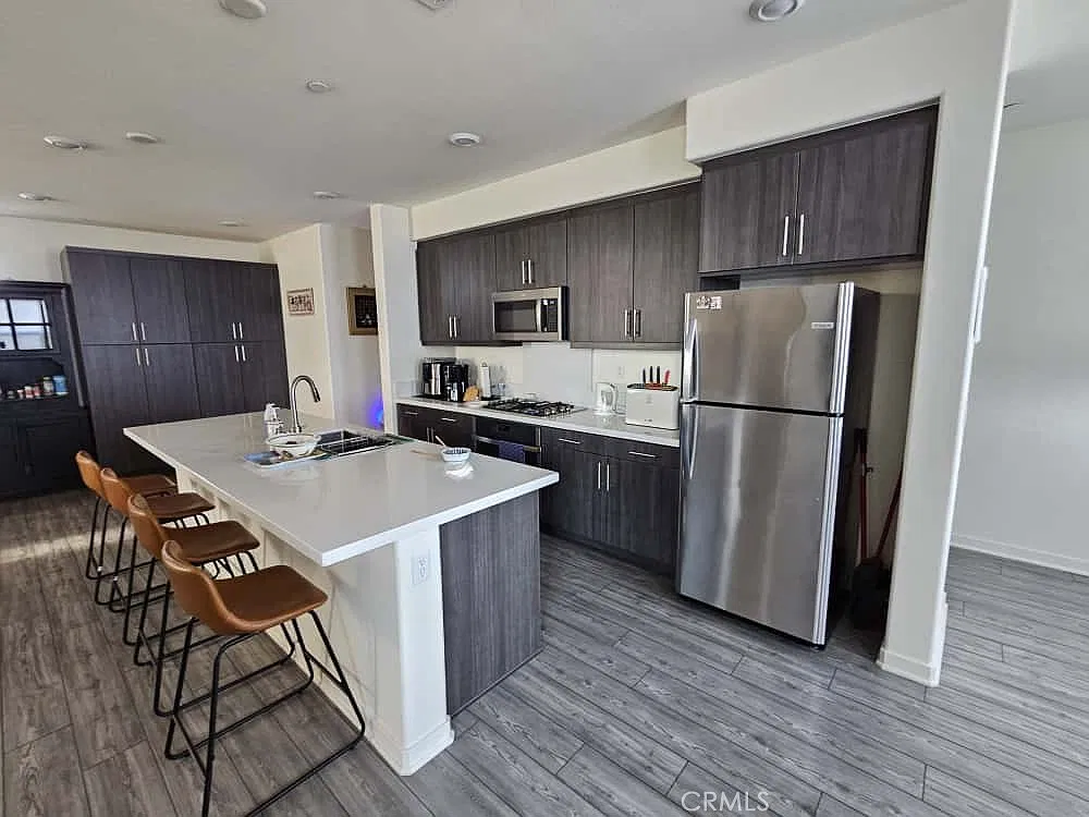 3 bed, 2.5 bath, 1572 sqft, $3,350 — Photo 1