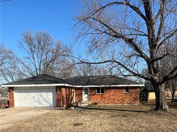 1010 Amos St, Humboldt, KS 66748