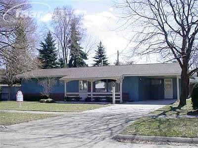 2nd image of 1809 Greenbriar Ln